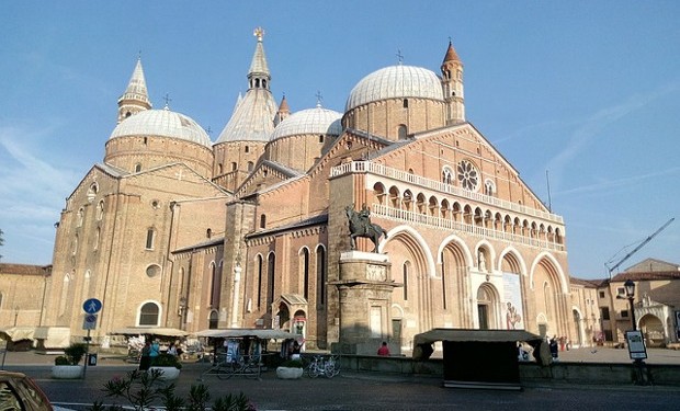 A Padova Bolsonaro non sarà ricevuto dalle autorità né civili né religiose  